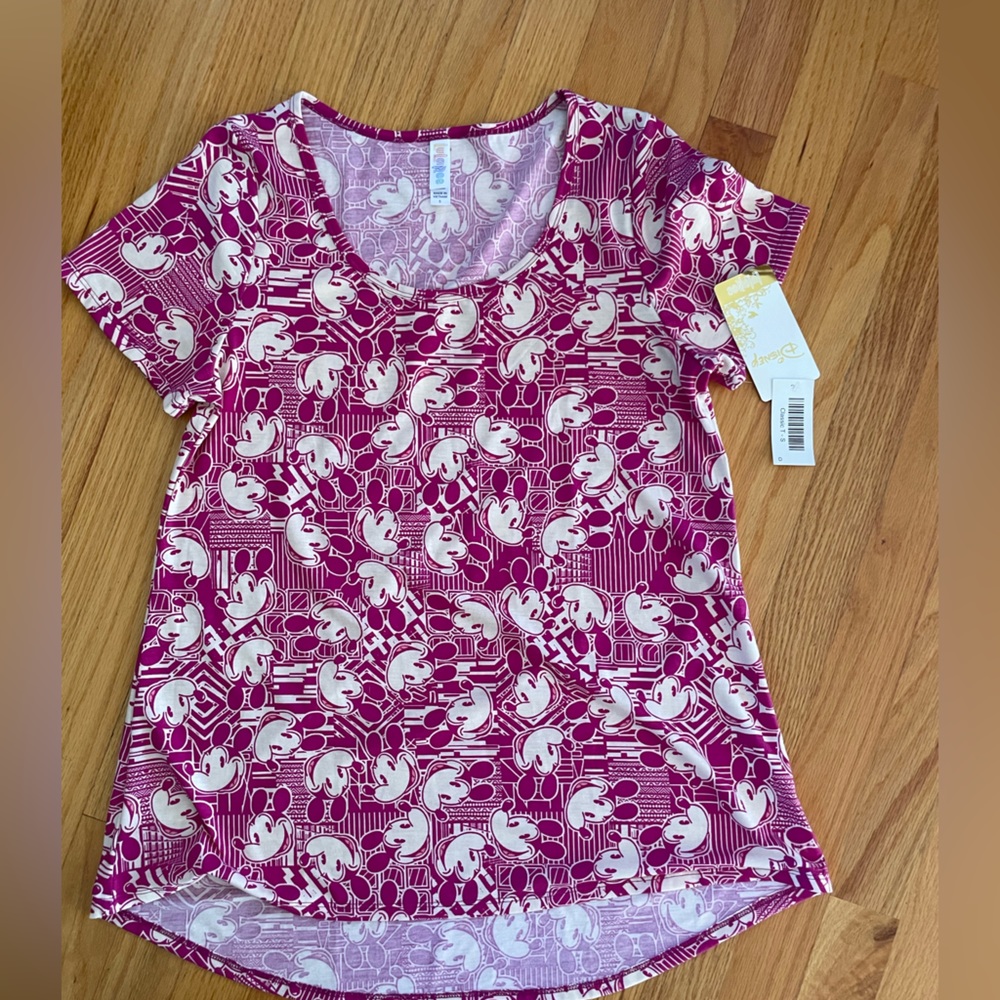 - LulaRoe Disney  Collection Classic T  featuring Mickey Mouse size S  NWT